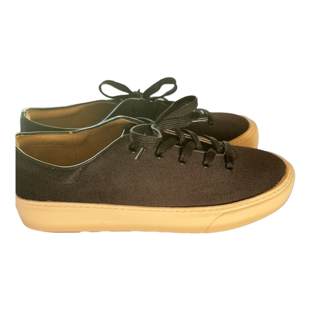 Amazon Essentials •  Black Shoes - Picture 3 of 4